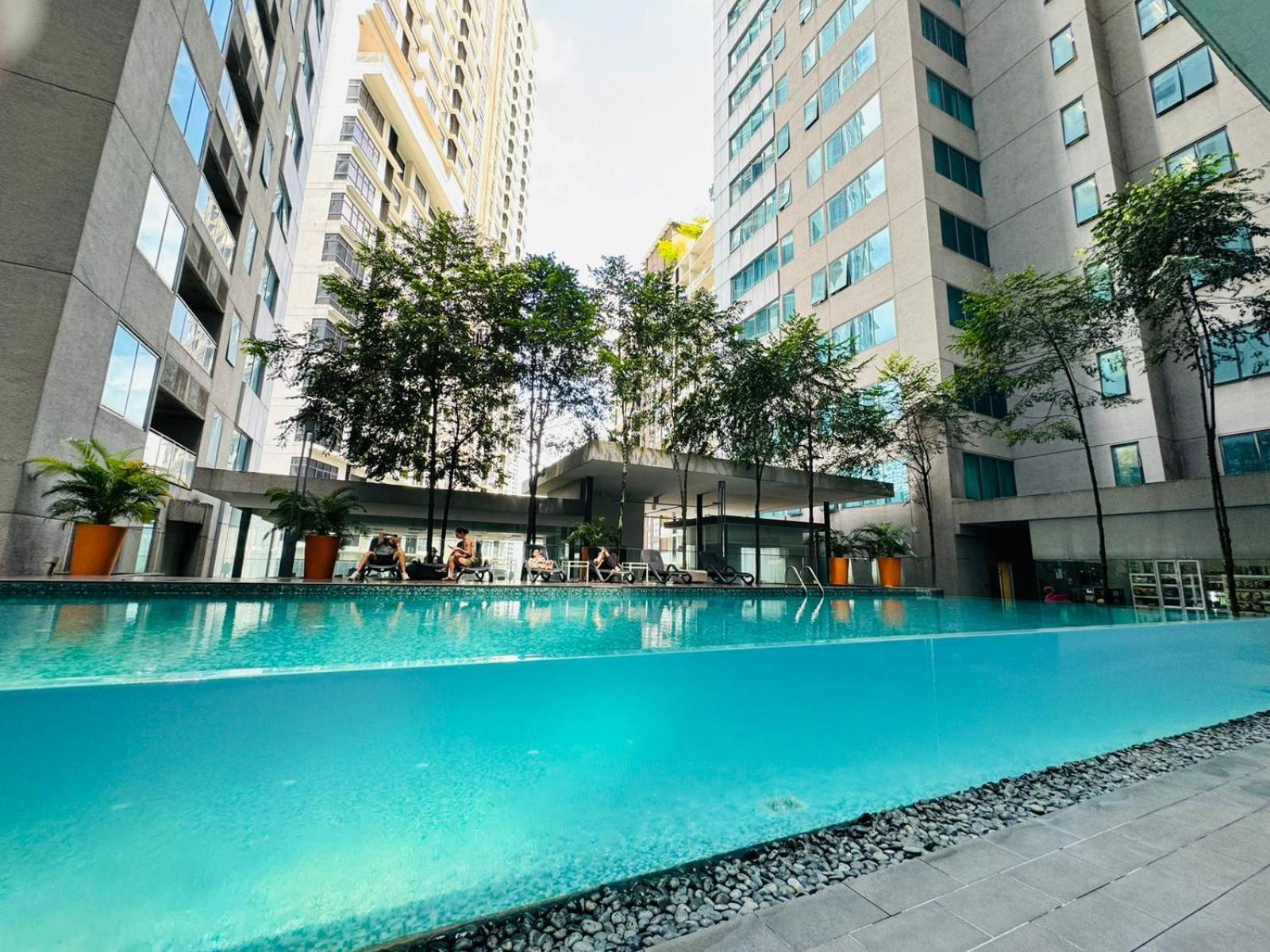 Summer Suites Klcc By Homestay Куала-Лумпур Экстерьер фото