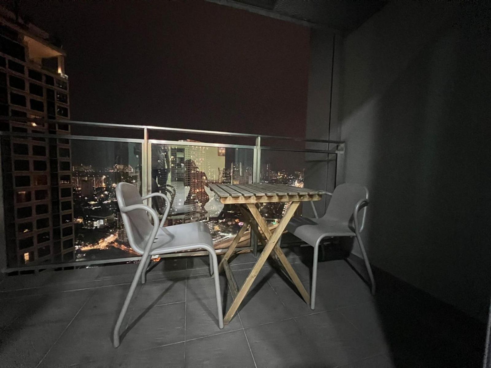 Summer Suites Klcc By Homestay Куала-Лумпур Экстерьер фото