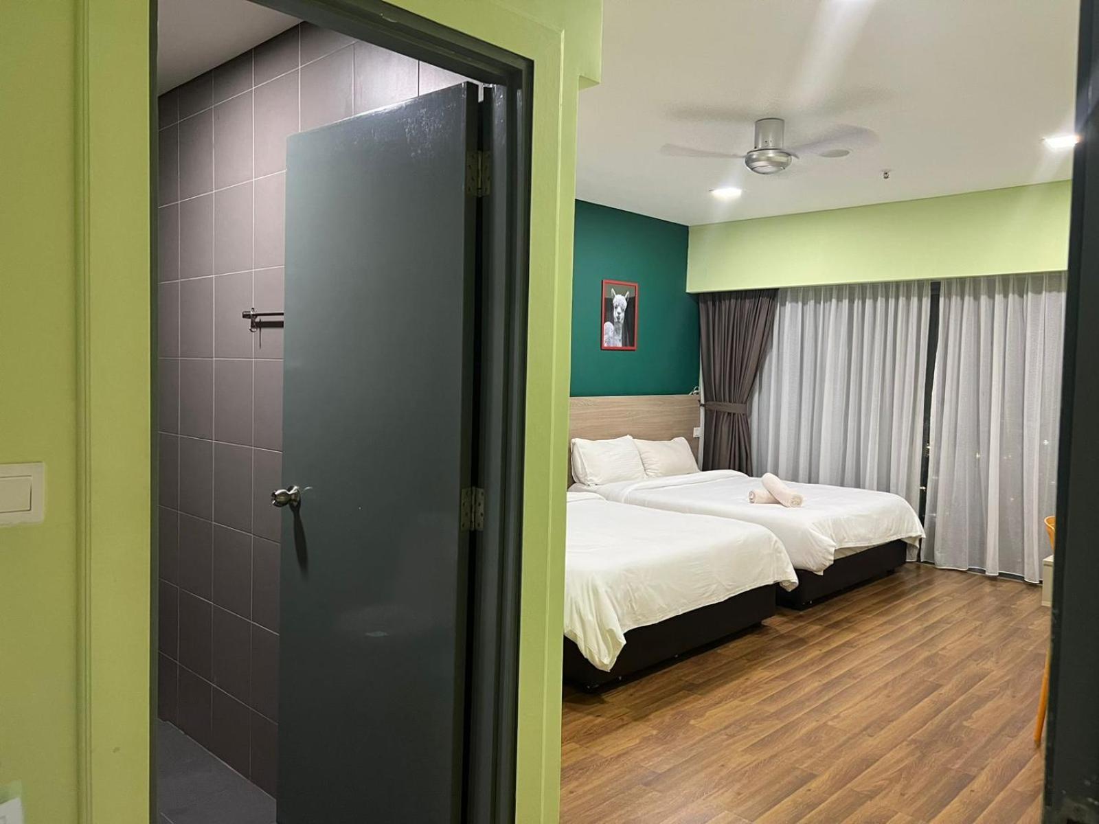 Summer Suites Klcc By Homestay Куала-Лумпур Экстерьер фото