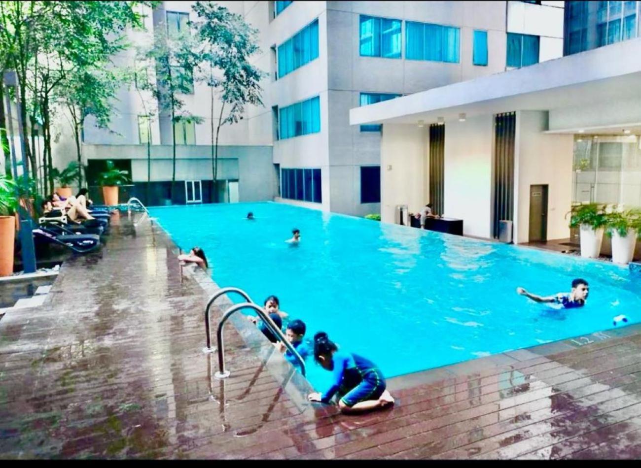 Summer Suites Klcc By Homestay Куала-Лумпур Экстерьер фото