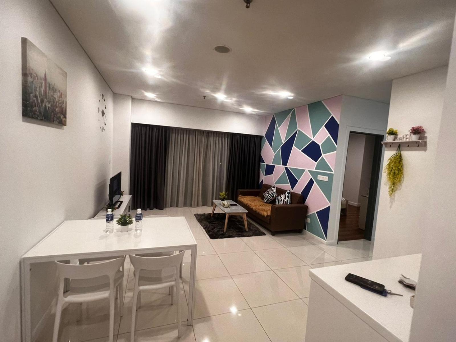Summer Suites Klcc By Homestay Куала-Лумпур Экстерьер фото
