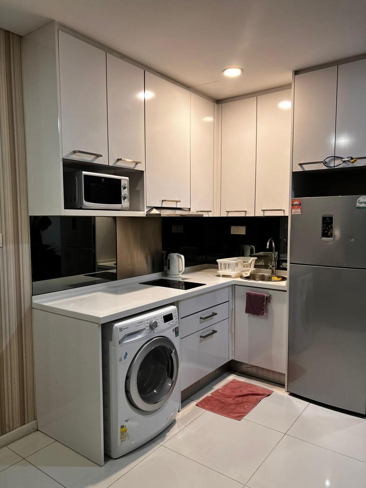 Summer Suites Klcc By Homestay Куала-Лумпур Экстерьер фото
