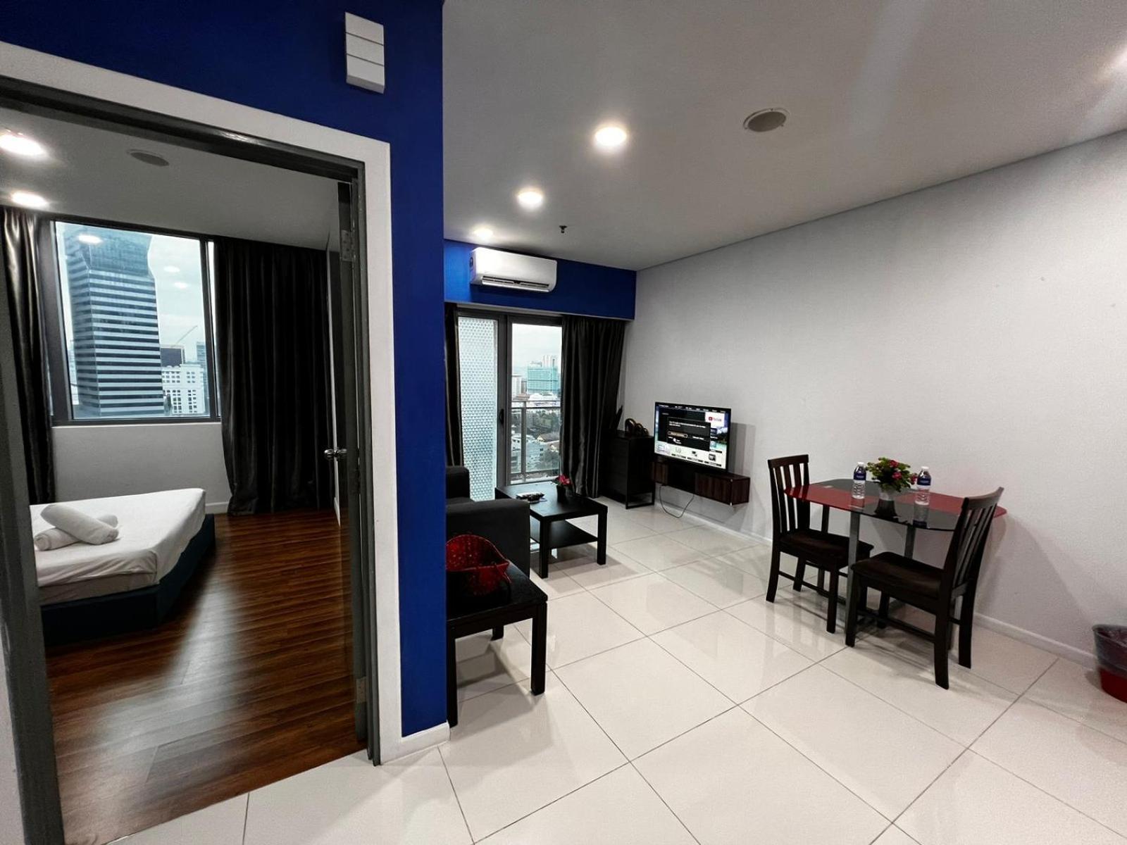 Summer Suites Klcc By Homestay Куала-Лумпур Экстерьер фото