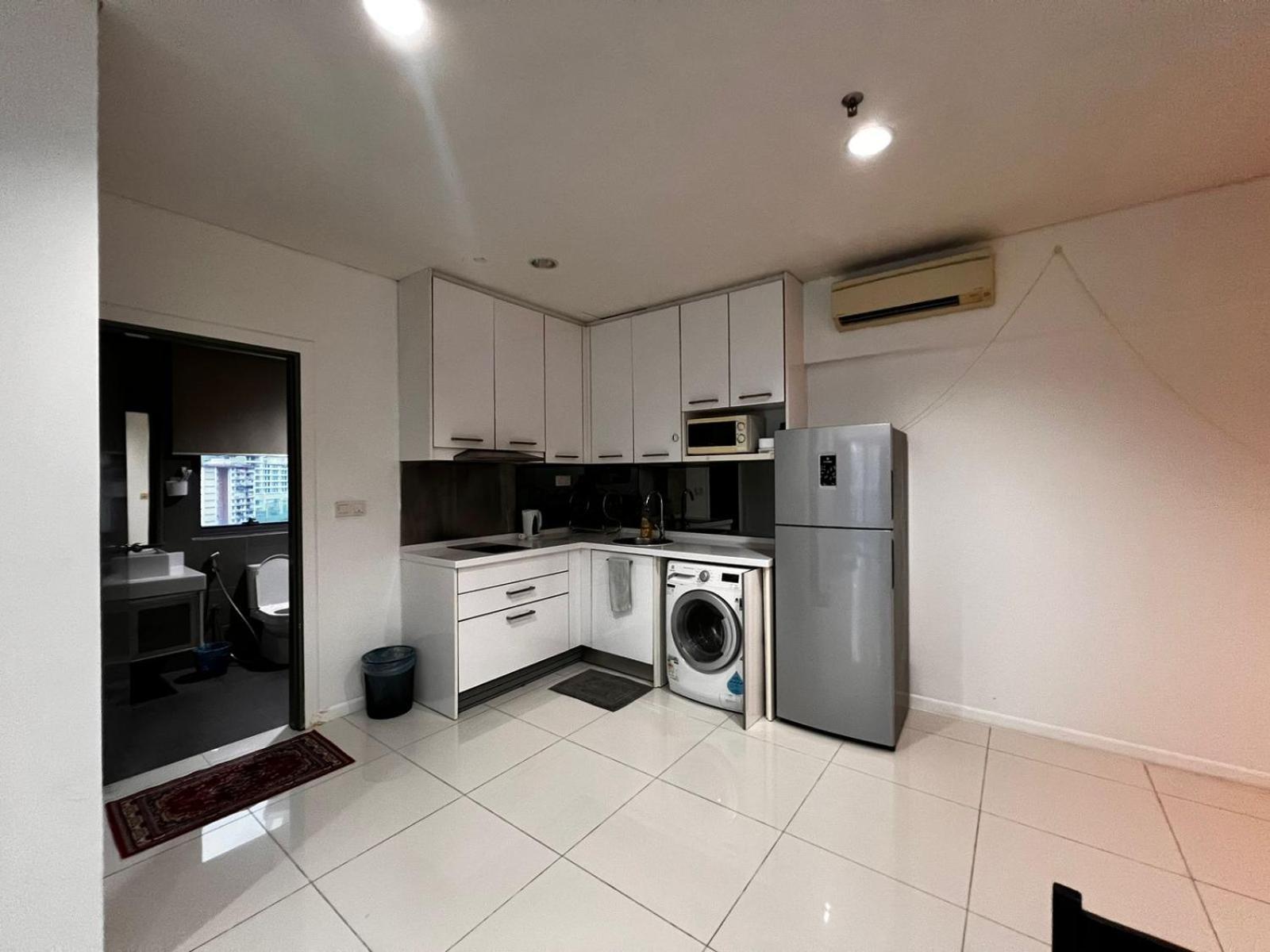 Summer Suites Klcc By Homestay Куала-Лумпур Экстерьер фото
