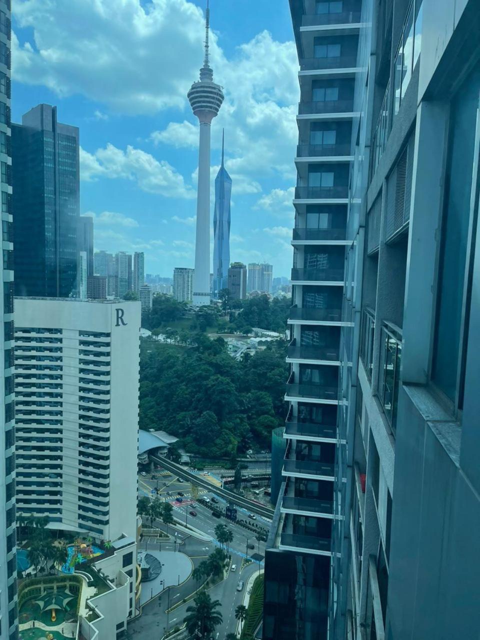Summer Suites Klcc By Homestay Куала-Лумпур Экстерьер фото